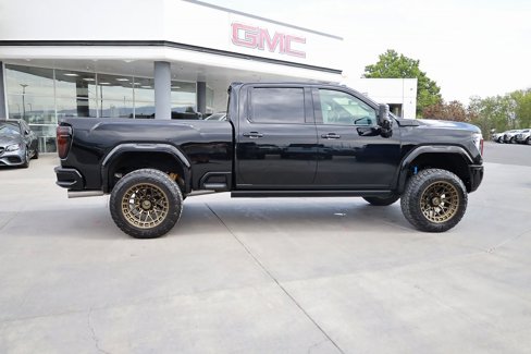 Used 2025 GMC Sierra 2500 AT4X image 7