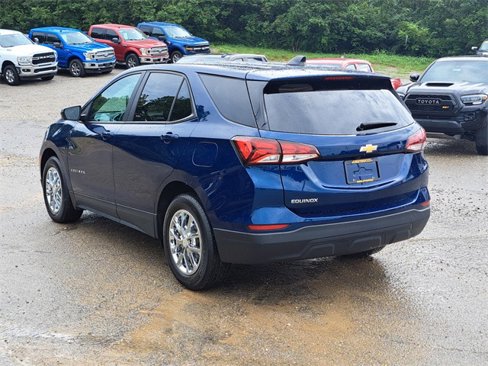 Used 2022 Chevrolet Equinox LS w/ LS Convenience Package image 3