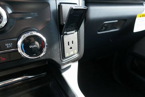 New 2026 Ford F250 Lariat w/ Black Appearance Package image 24