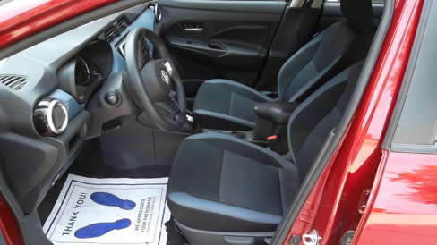 Used 2025 Nissan Versa SV image 7