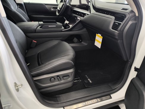 New 2025 INFINITI QX80 Luxe image 9
