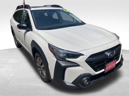 Used 2023 Subaru Outback Premium image 11