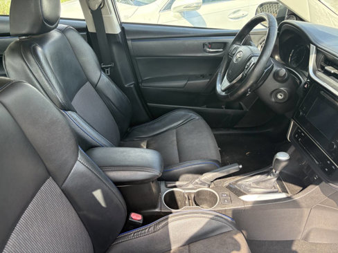 Used 2017 Toyota Corolla SE image 16