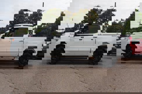 Used 2024 Chevrolet Silverado 1500 LT Trail Boss w/ Convenience Package II image 4
