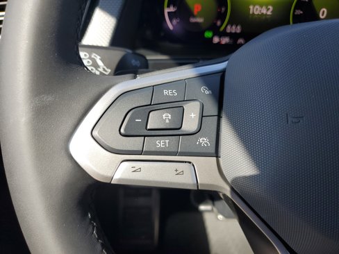 New 2026 Volkswagen Atlas Cross Sport SEL R-Line image 19