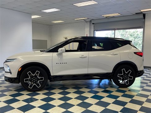 Used 2023 Chevrolet Blazer RS w/ Driver Confidence II Package image 4