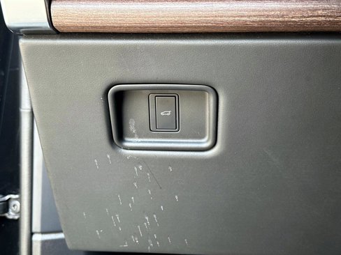 Used 2023 Land Rover Range Rover SE image 28