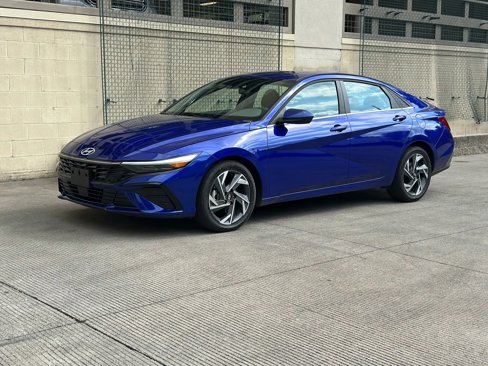 Used 2025 Hyundai Elantra SEL image 6
