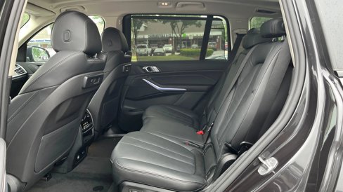 Used 2022 BMW X7 xDrive40i w/ Premium Package image 10