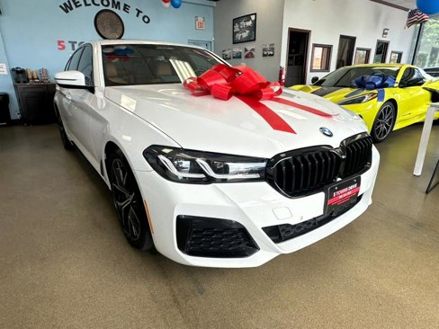 Used 2022 BMW 530i xDrive w/ Executive Package image 2