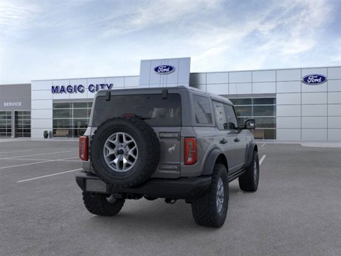 New 2025 Ford Bronco Badlands image 8