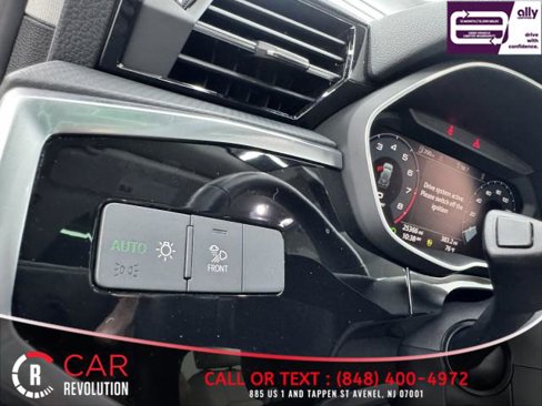 Used 2024 Audi Q3 2.0T Premium image 38