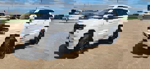 Used 2017 Jeep Grand Cherokee Altitude image 4