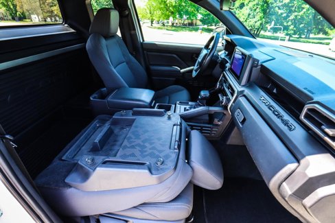 Used 2024 Toyota Tacoma SR image 39