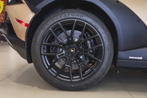 Used 2024 Lamborghini Huracan Sterrato image 42