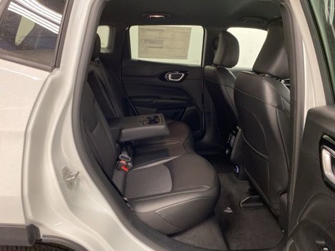New 2026 Jeep Compass Latitude image 25