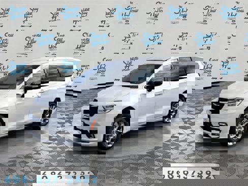 New 2026 Chrysler Pacifica Select image 1