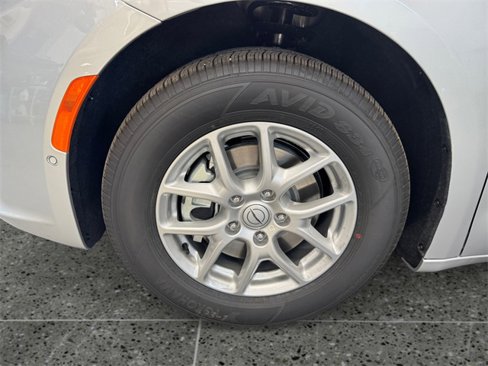 New 2026 Chrysler Pacifica Select image 5