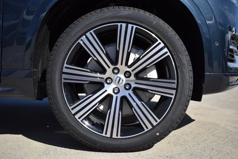 Used 2025 Volvo XC90 B6 Ultra w/ Protection Package Premier image 11