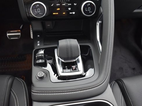 New 2024 Jaguar E-PACE R-Dynamic SE image 21