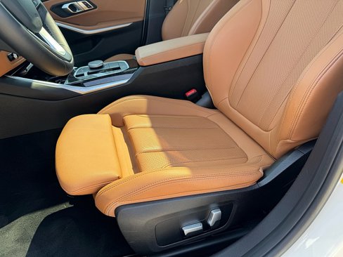 Used 2023 BMW 330i Sedan w/ Driving Assistance Package image 22