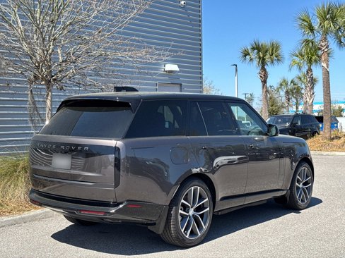 New 2025 Land Rover Range Rover SE image 5