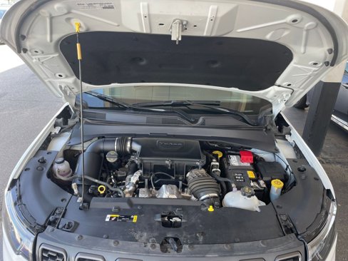 Used 2025 Jeep Compass Trailhawk image 31