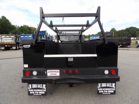 Used 2024 RAM 3500 Tradesman w/ Chrome Appearance Group image 6