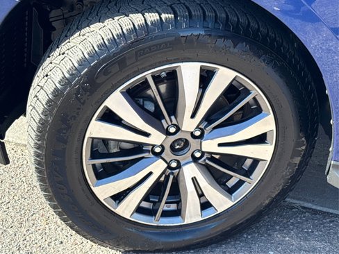 Used 2019 Nissan Pathfinder SV image 29