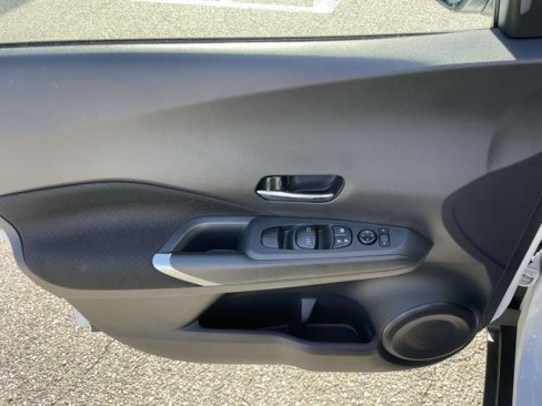 Used 2024 Nissan Kicks SV image 15