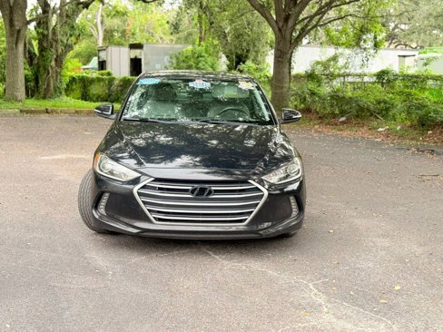 Used 2017 Hyundai Elantra Limited w/ Limited Tech Package 04 image 2