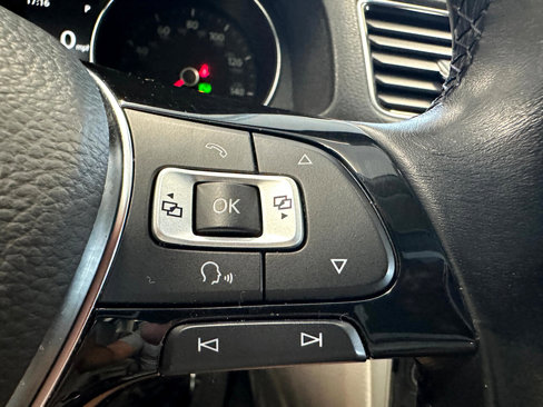 Used 2019 Volkswagen Passat Wolfsburg Edition image 33