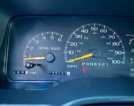 Used 1999 Chevrolet Suburban 4WD w/ Preferred Equipment Group 2 image 16