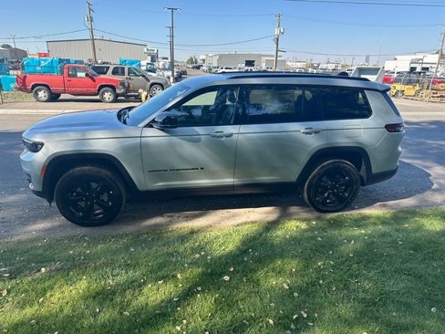 New 2025 Jeep Grand Cherokee L Limited w/ Black Appearance Package image 7