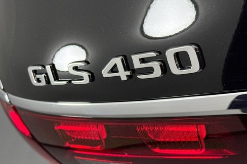 New 2026 Mercedes-Benz GLS 450 4MATIC image 9