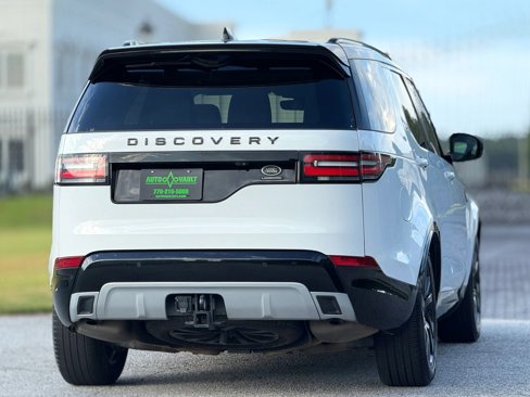 Used 2020 Land Rover Discovery Landmark image 9