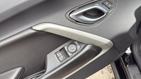 Used 2023 Chevrolet Camaro LT image 8