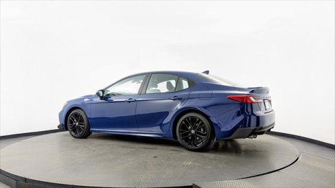 Used 2025 Toyota Camry SE image 6
