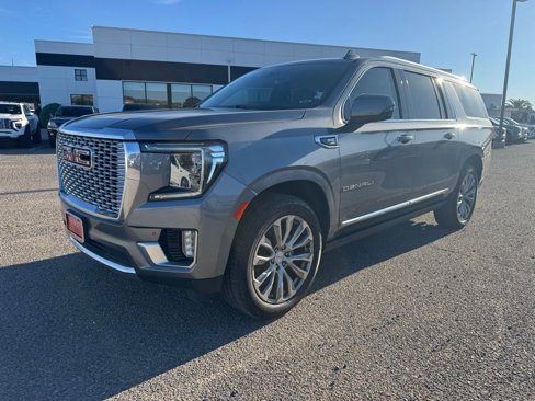 Used 2022 GMC Yukon XL Denali image 1