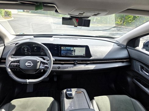 Used 2024 Nissan Ariya AWD image 38