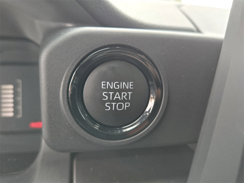 Used 2025 Toyota Tacoma SR5 image 15