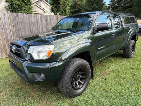 Used 2013 Toyota Tacoma 4x4 Access Cab V6 image 2
