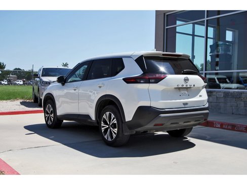 Used 2023 Nissan Rogue SV image 4