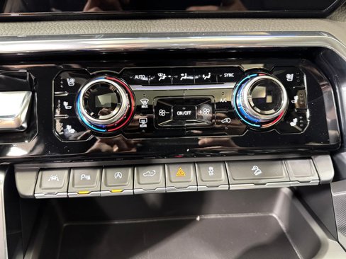 New 2026 GMC Sierra 1500 Denali w/ Denali Reserve Package image 14