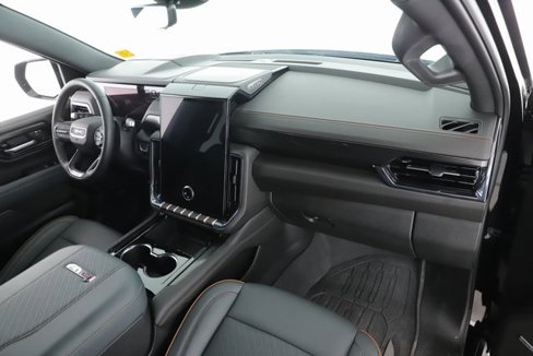 Used 2025 GMC Yukon AT4 image 34