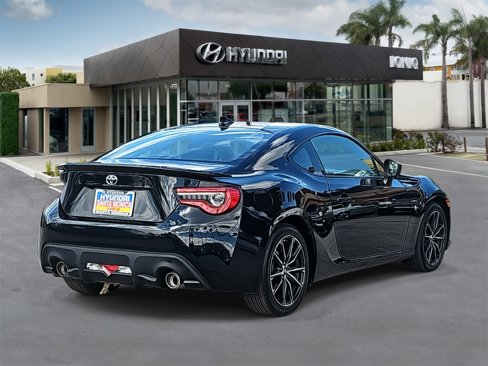 Used 2017 Toyota 86 image 3