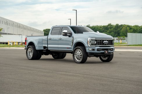 Used 2024 Ford F450 Platinum w/ FX4 Off-Road Package image 4