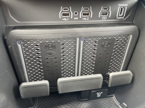 New 2025 RAM 1500 Laramie w/ Night Edition image 32