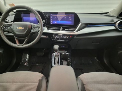 Used 2024 Chevrolet Trax LT image 39