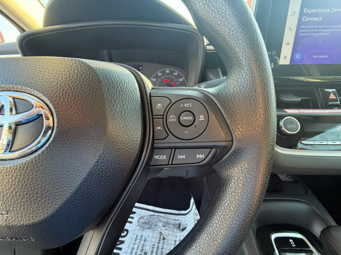 Used 2025 Toyota Corolla LE w/ LE Premium Package image 19